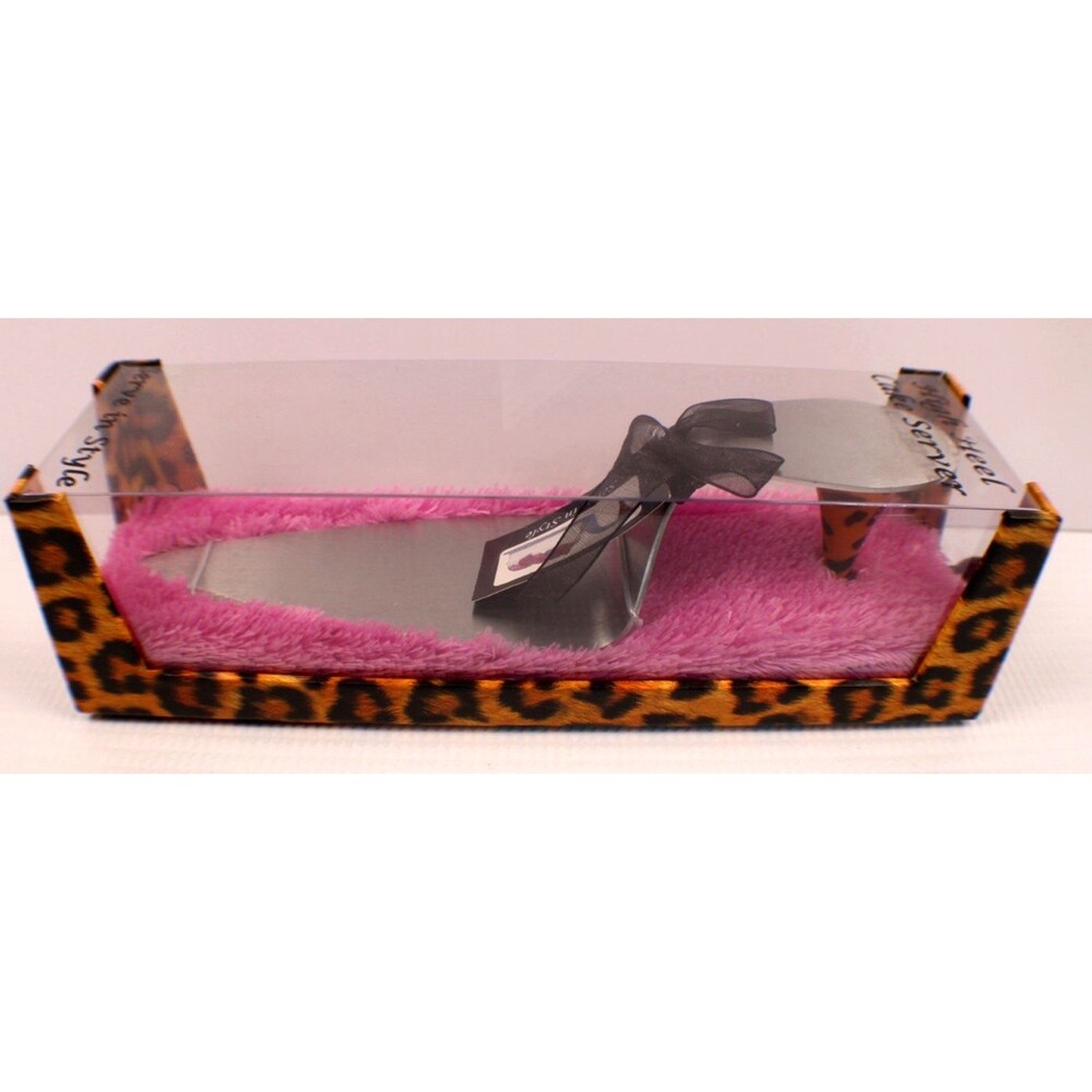 NIB Wild Eye Designs High Heel Cake Server Leopard Print Party Celebrate Fun